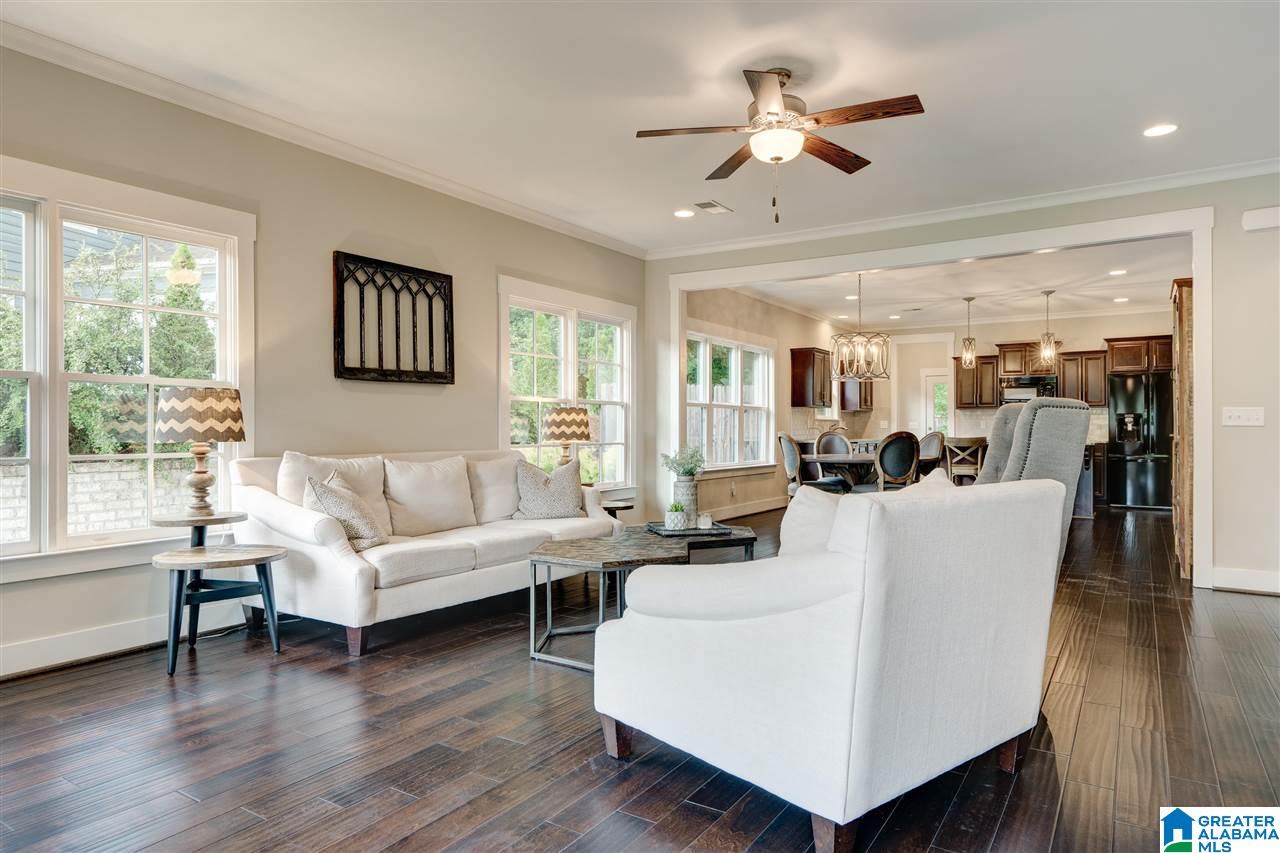 968 Valley Circle Leeds, AL 35094 - Photo 4 of 23