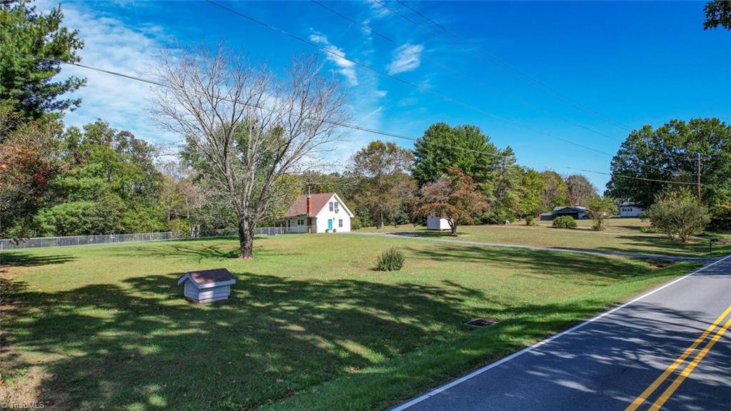 983 Flat Rock Road Reidsville, NC 27320 - Photo 8 of 37 Gallery Image 8