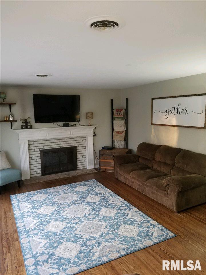 1361 Riggert Road Metamora, IL 61548 - Photo 6 of 35 Gallery Image 6