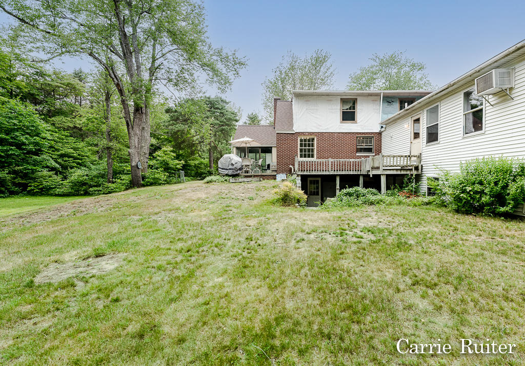 16838 Taft Road Spring Lake, MI 49456 - Photo 4 of 38 1638Taft03Lores