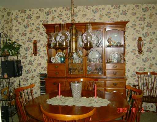 204 Wyngate Road Coraopolis, PA 15108 - Photo 3 of 8 Dining Room.