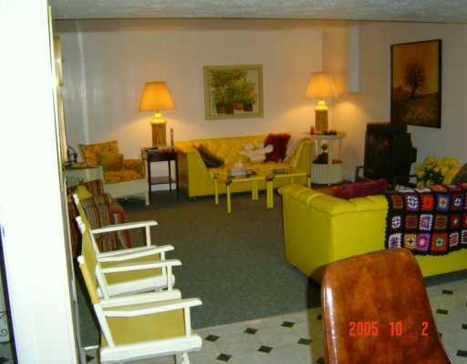 204 Wyngate Road Coraopolis, PA 15108 - Photo 8 of 8 Den/Family/Great Room.