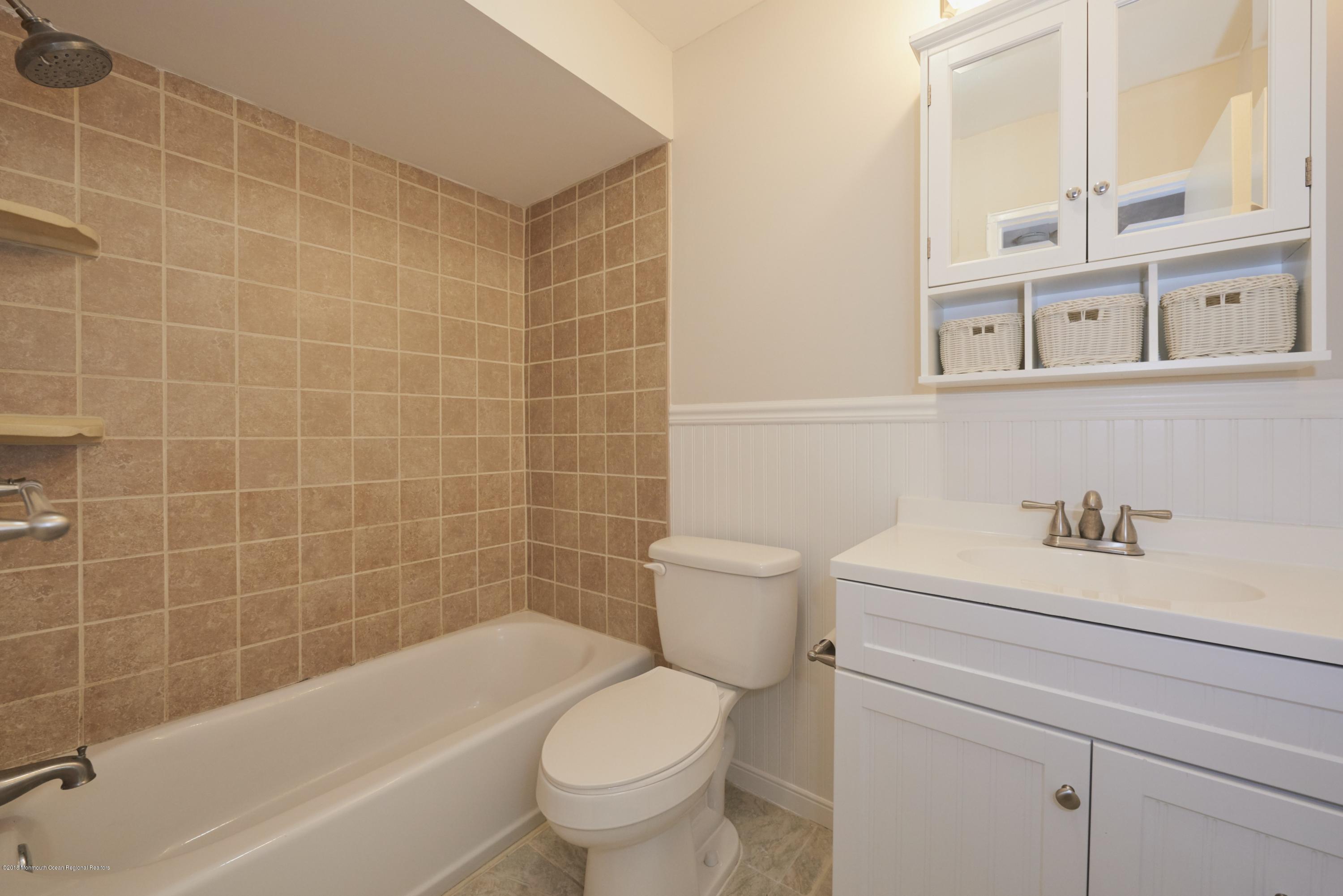 200 Portland Road, Unit D 6 Highlands, NJ 07732 - Photo 11 of 32 BAP_8964