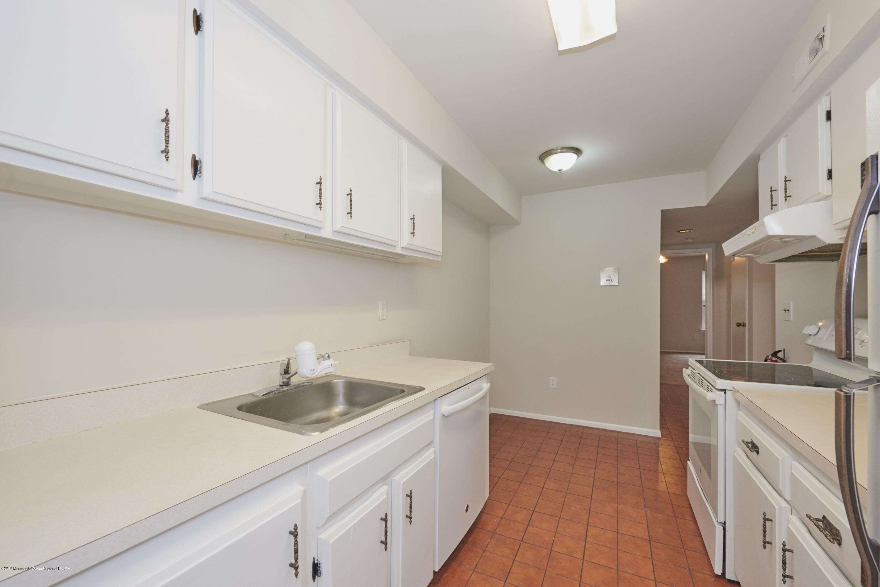 200 Portland Road, Unit D 6 Highlands, NJ 07732 - Photo 9 of 32 BAP_8959