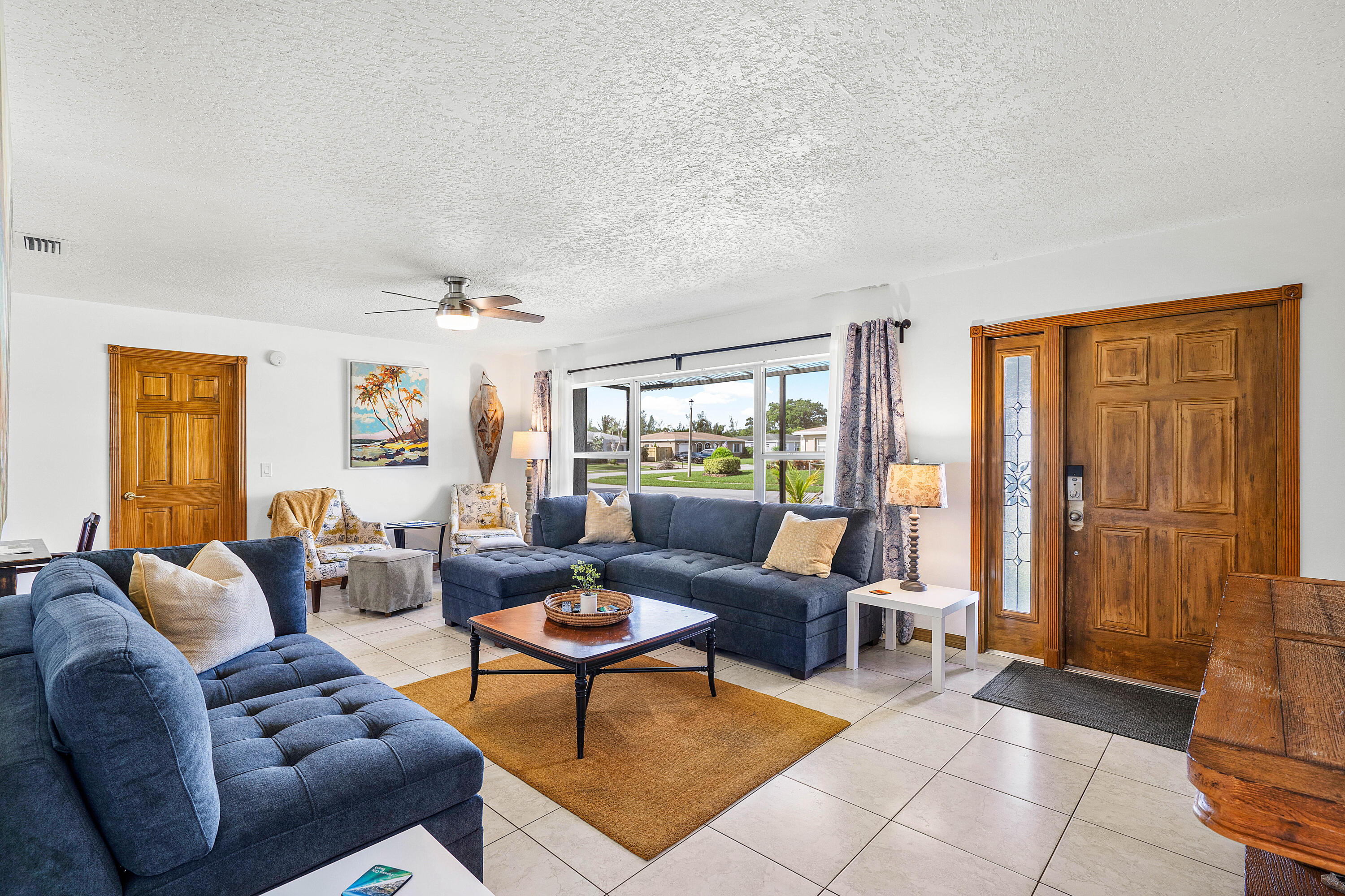 22062 Concha Avenue Boca Raton, FL 33428 - Photo 4 of 33 004-22062ConchaAvenue-BocaRaton-FL-33428