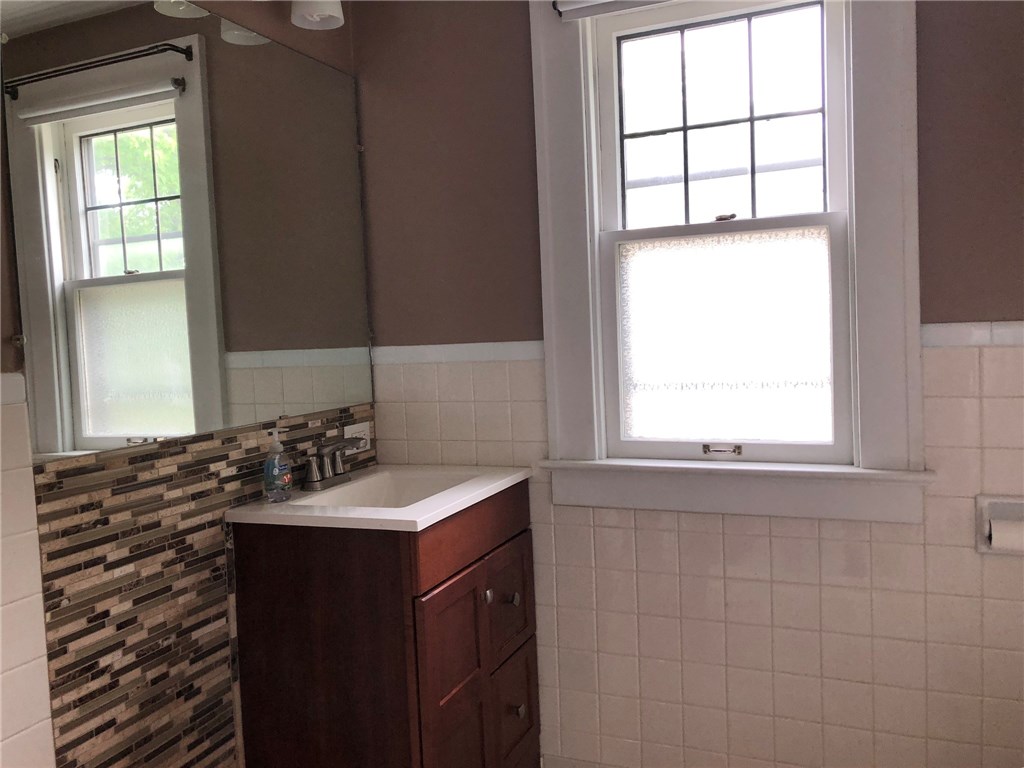 68 Roseview Avenue Rochester, NY 14609 - Photo 32 of 49