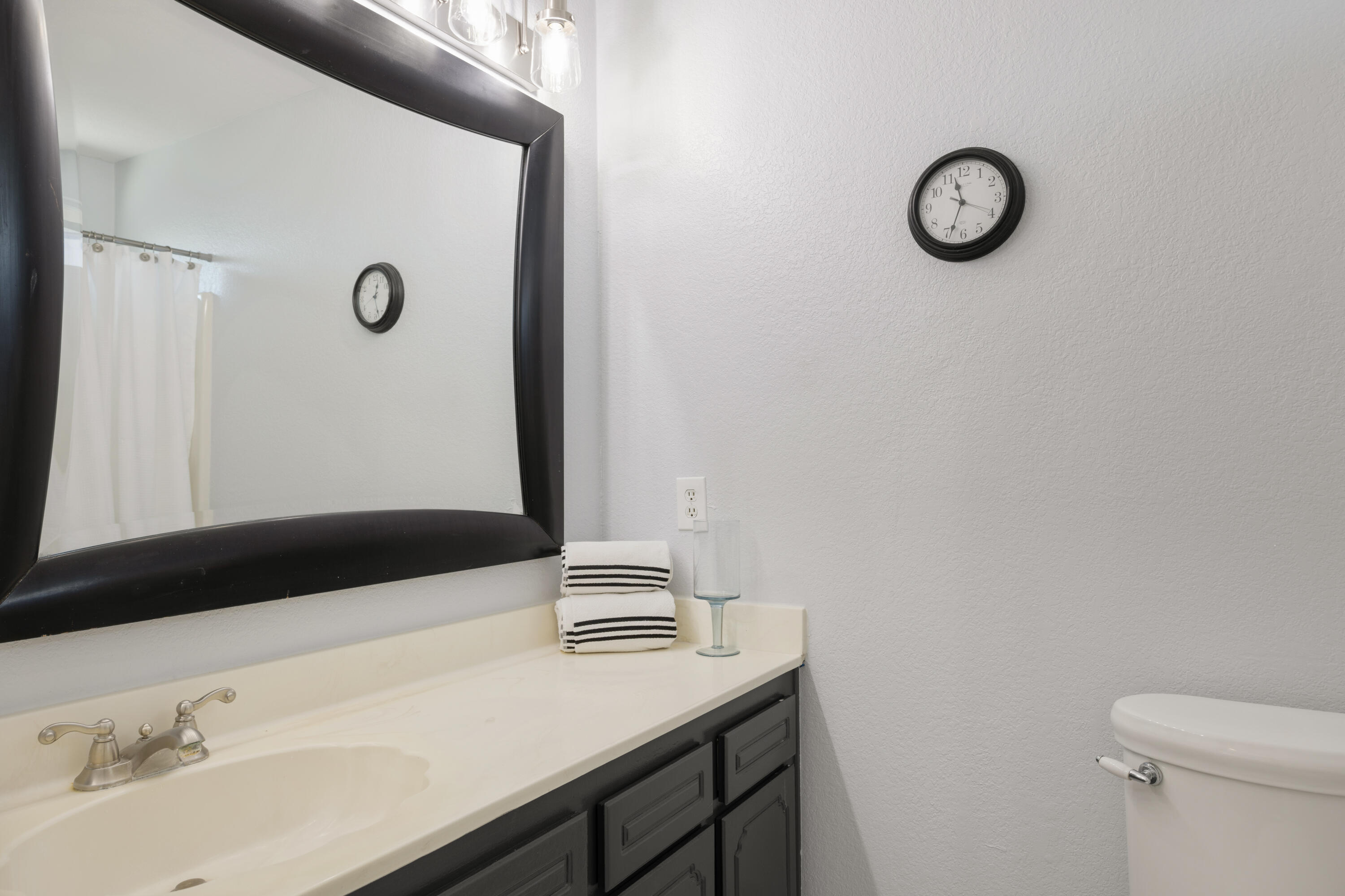 67255 Rango Road Cathedral City, CA 92234 - Photo 12 of 19 012PrimaryBathroom