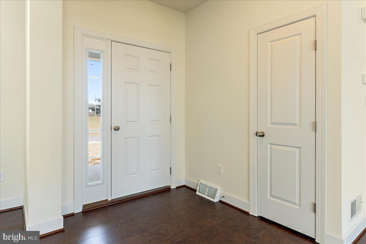985 Beck Mill Road, Unit 7 Hanover, PA 17331 - Photo 3 of 23