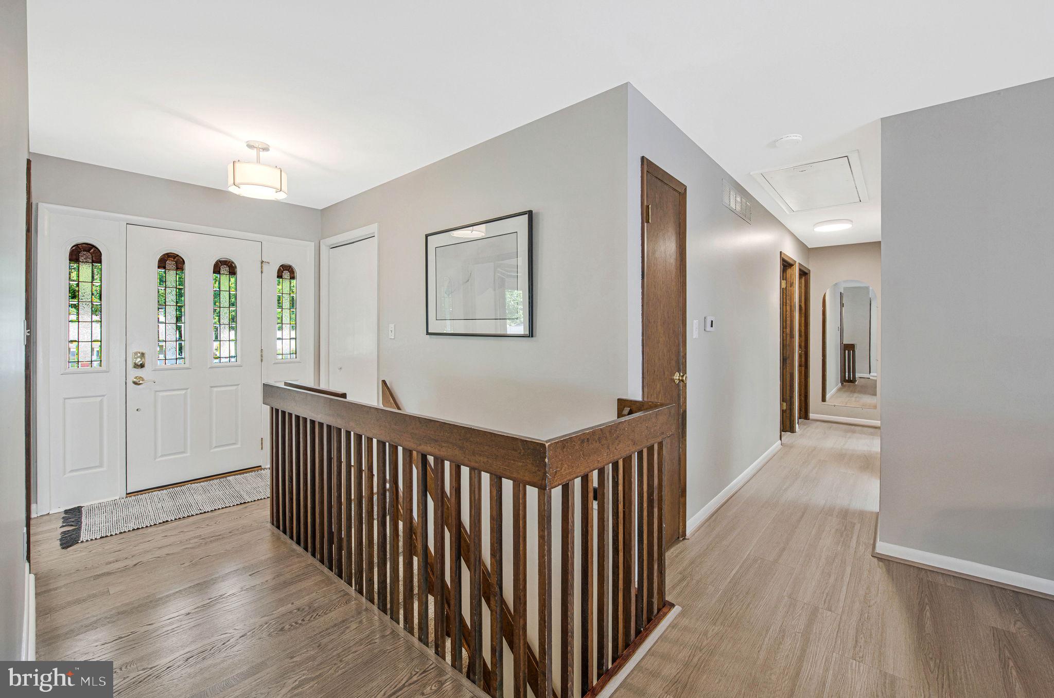 446 Kingwood Road Linthicum Heights, MD 21090 - Photo 5 of 46 Inviting Entryway