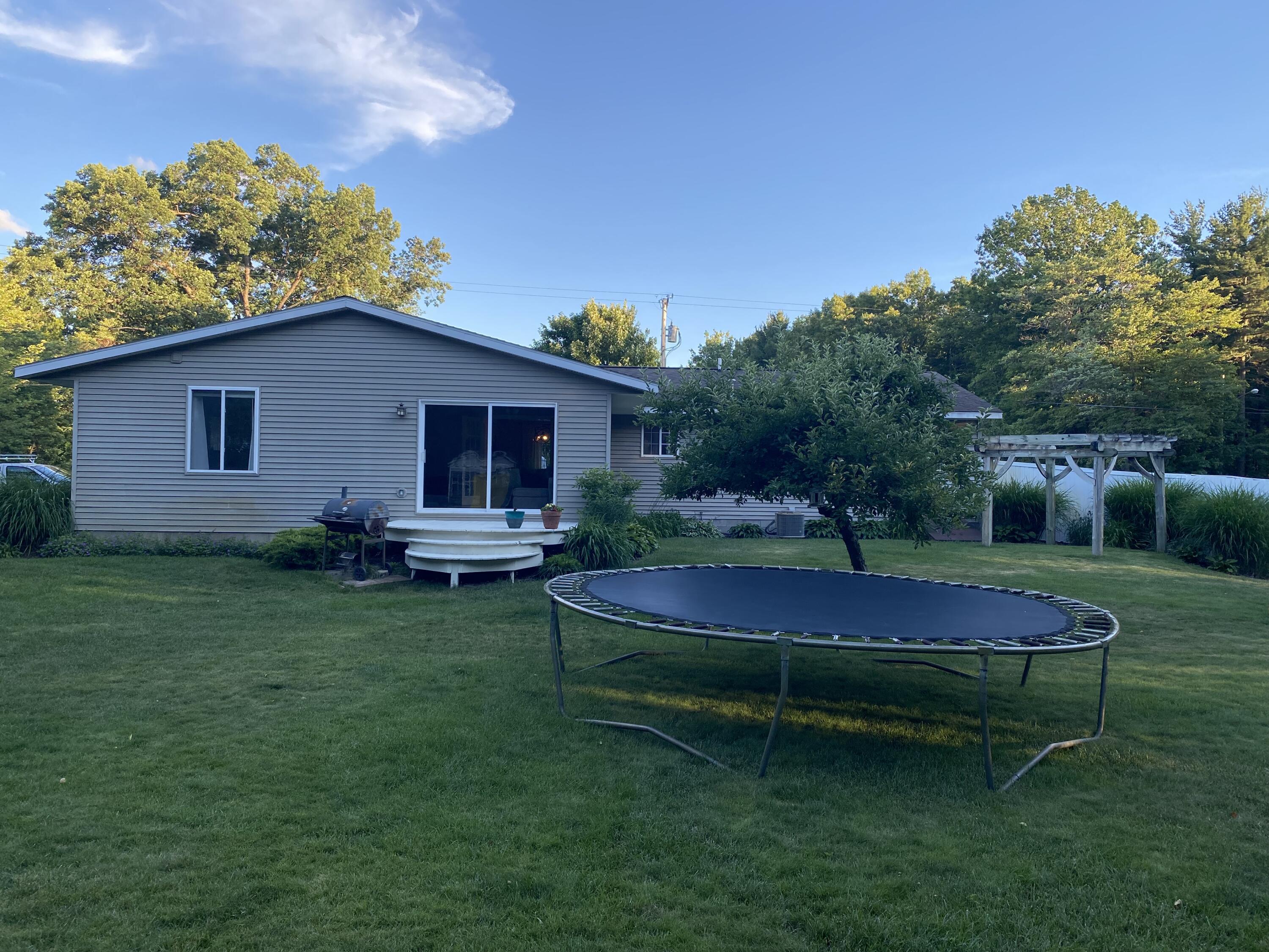 3032 Farr Road Fruitport, MI 49415 - Photo 23 of 27 2021-06-21 20.36.48