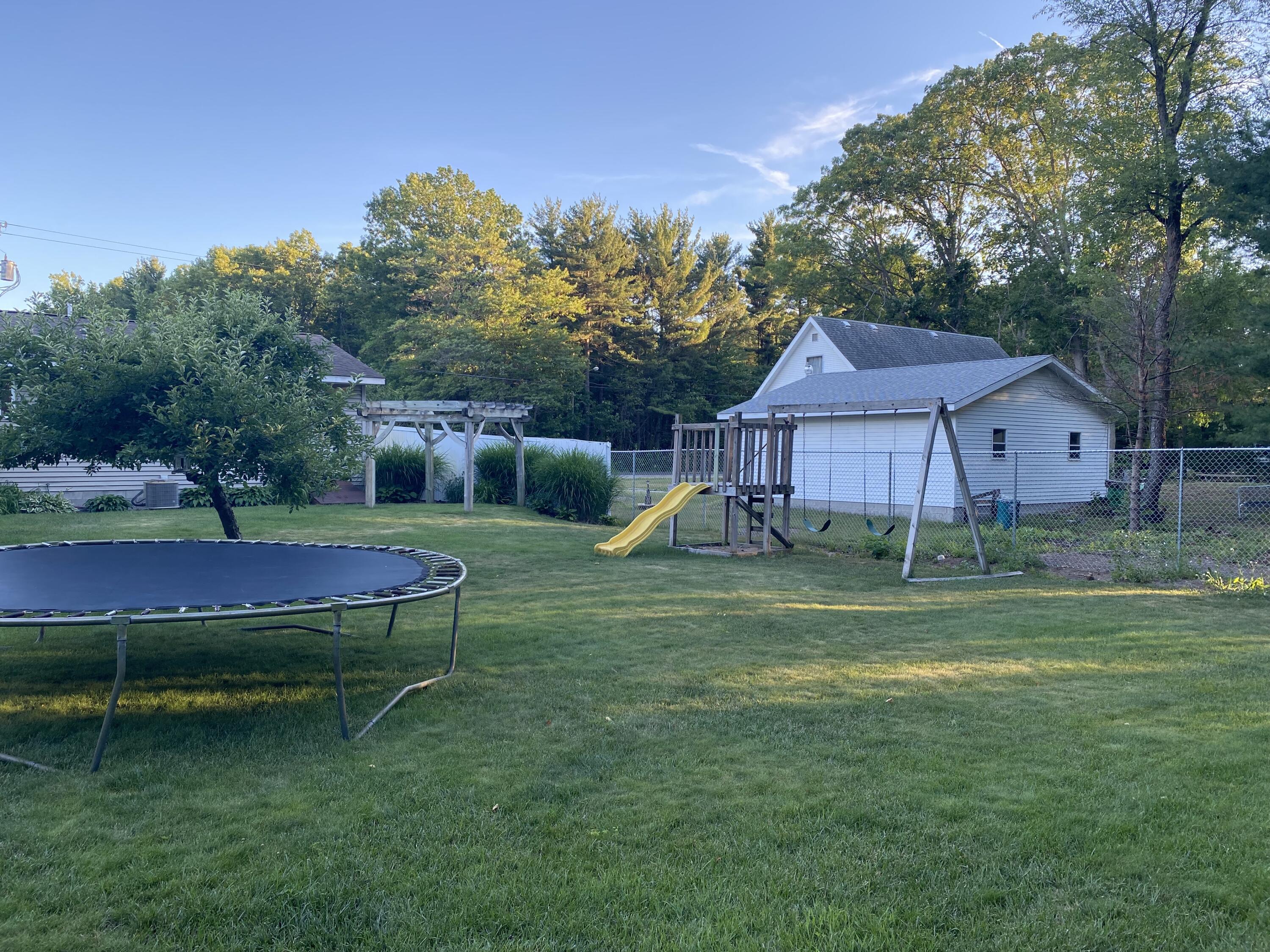 3032 Farr Road Fruitport, MI 49415 - Photo 24 of 27 2021-06-21 20.36.52