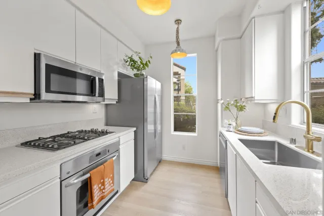 $799,900 | 3537 Caminito El Rincon, Unit 259, San Diego, CA 92130