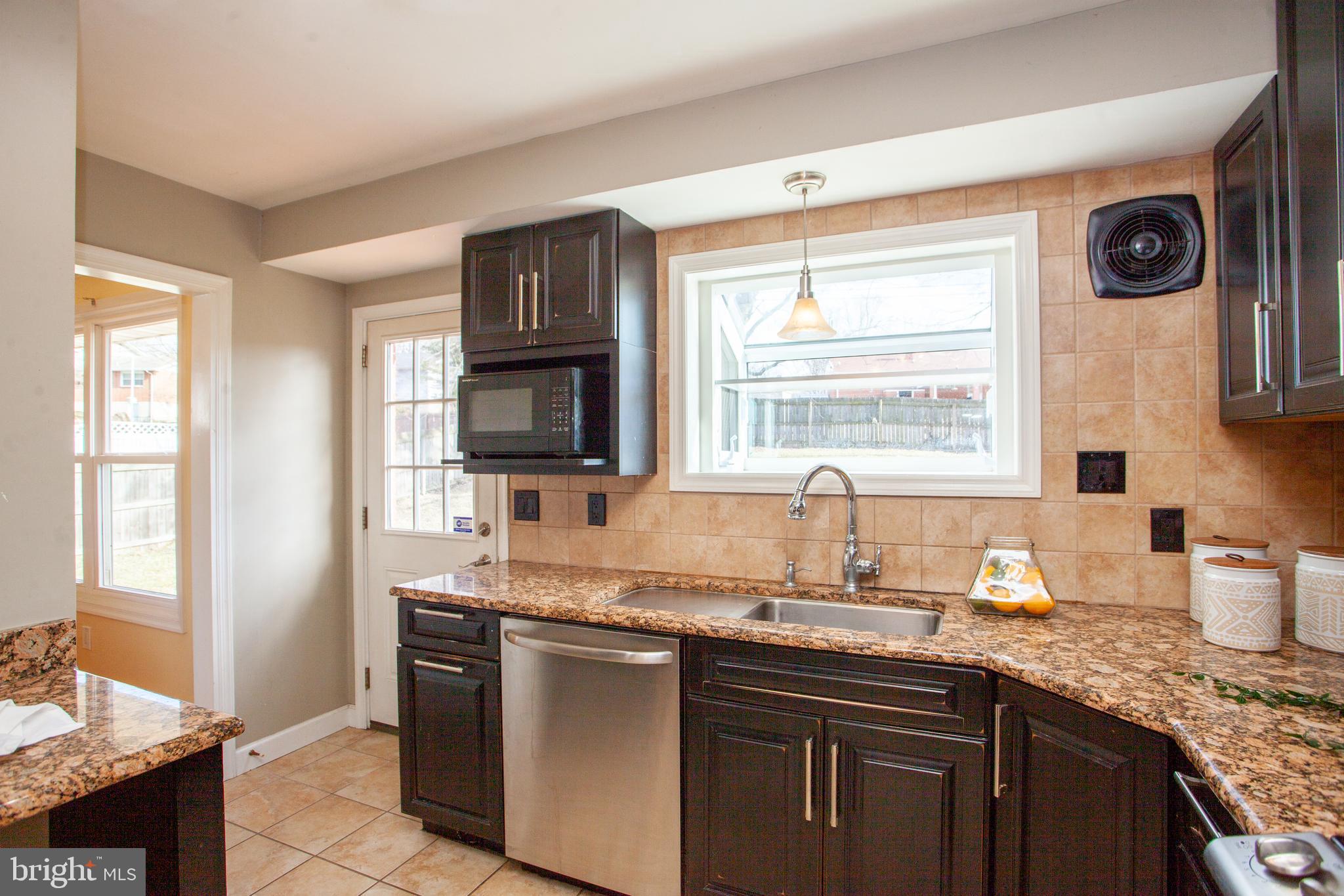 1611 Burnfield Road Rosedale, MD 21237 - Photo 7 of 30 kitchen