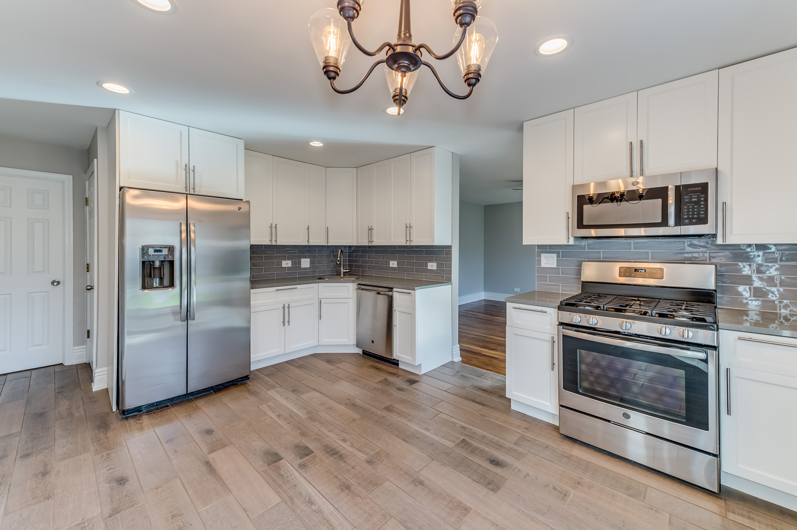 395 Northgate Road Lindenhurst, IL 60046 - Photo 11 of 30
