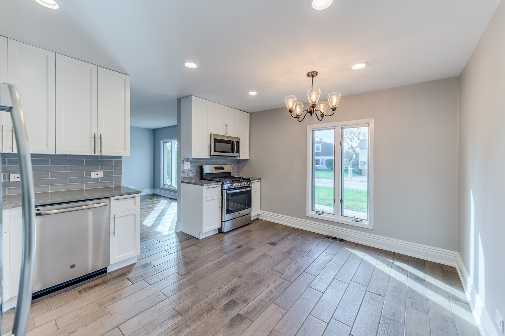 395 Northgate Road Lindenhurst, IL 60046 - Photo 12 of 30