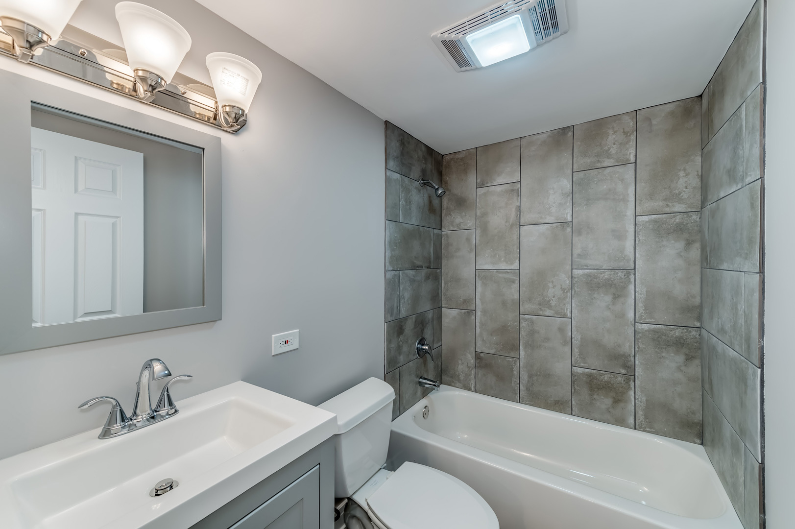 395 Northgate Road Lindenhurst, IL 60046 - Photo 23 of 30