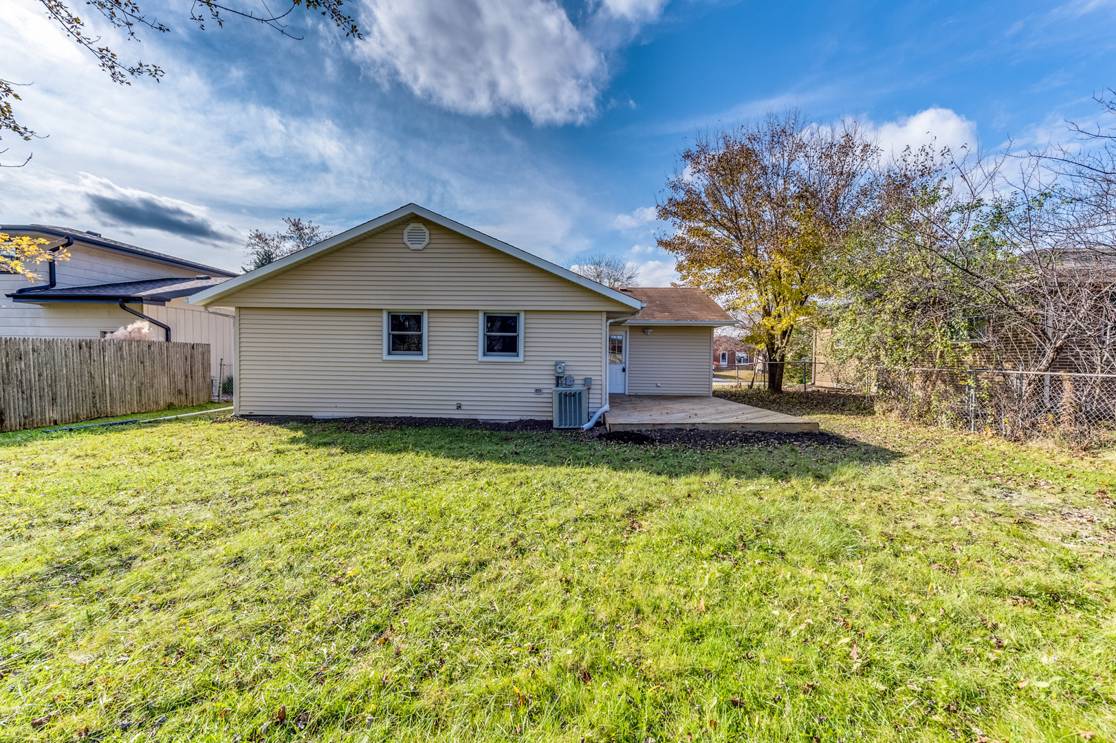 395 Northgate Road Lindenhurst, IL 60046 - Photo 26 of 30