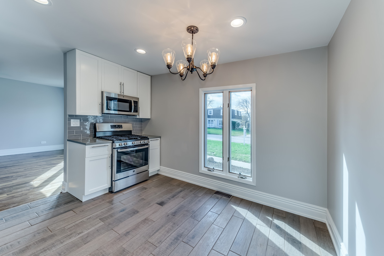 395 Northgate Road Lindenhurst, IL 60046 - Photo 9 of 30