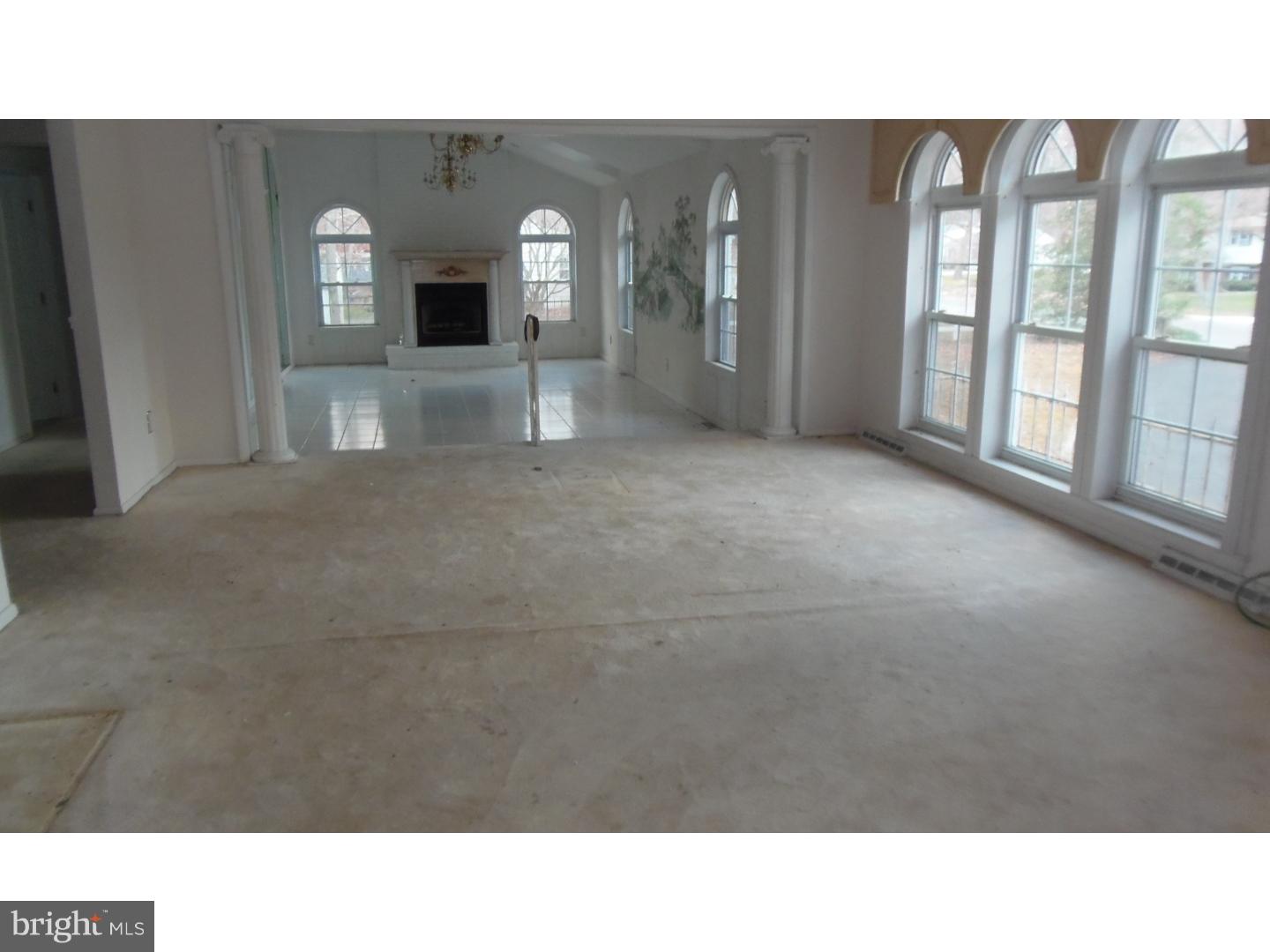 228 Jones Kane Road Williamstown, NJ 08094 - Photo 4 of 24 Living Room