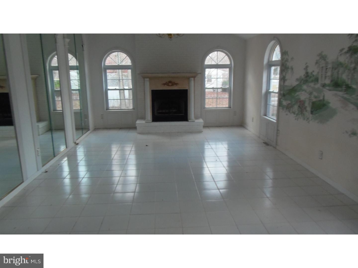 228 Jones Kane Road Williamstown, NJ 08094 - Photo 5 of 24 Living Room