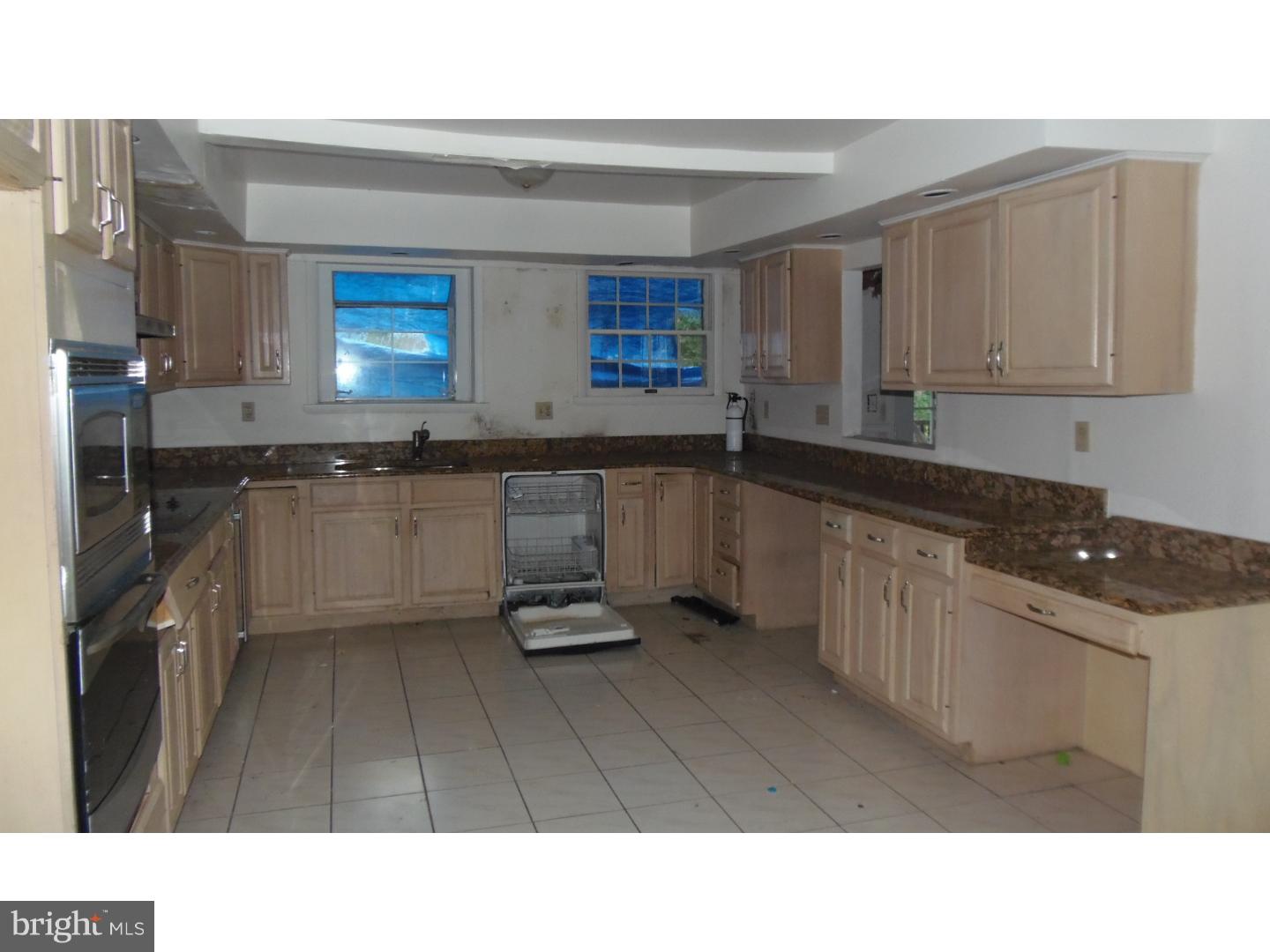 228 Jones Kane Road Williamstown, NJ 08094 - Photo 7 of 24 Kitchen