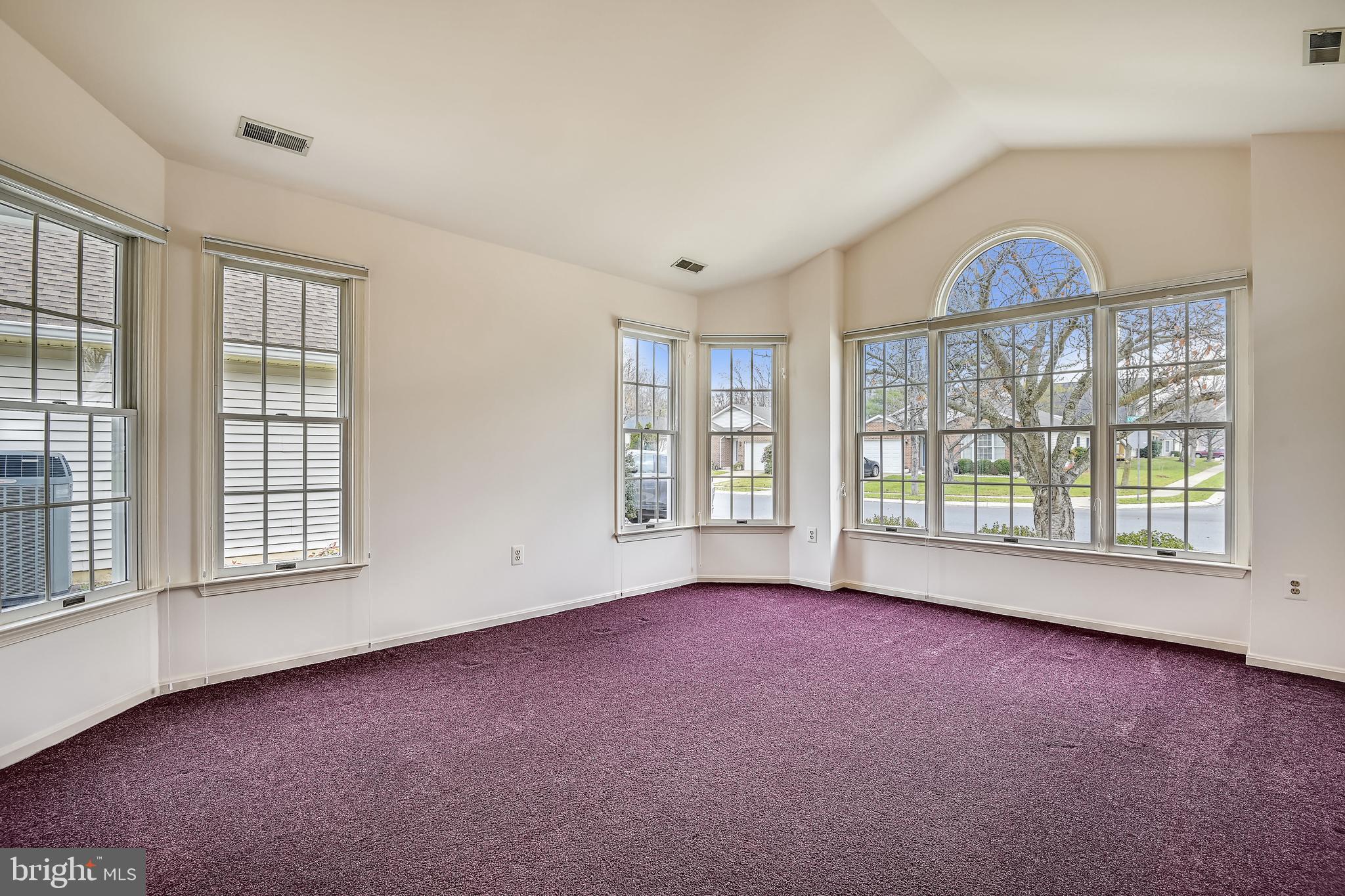 526 Coover Road Annapolis, MD 21401 - Photo 4 of 48 Living Room