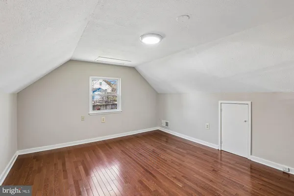 $2,950 | 2328 Fort Drive, Alexandria, VA 22303