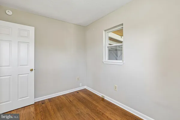 $2,950 | 2328 Fort Drive, Alexandria, VA 22303