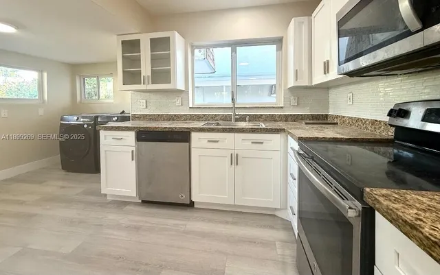 $2,800 | 716 Northeast 7th Street, Unit A, Hallandale Beach, FL 33009