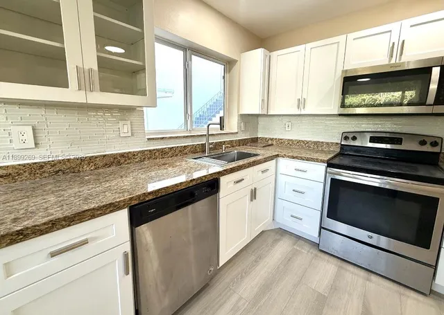 $2,800 | 716 Northeast 7th Street, Unit A, Hallandale Beach, FL 33009