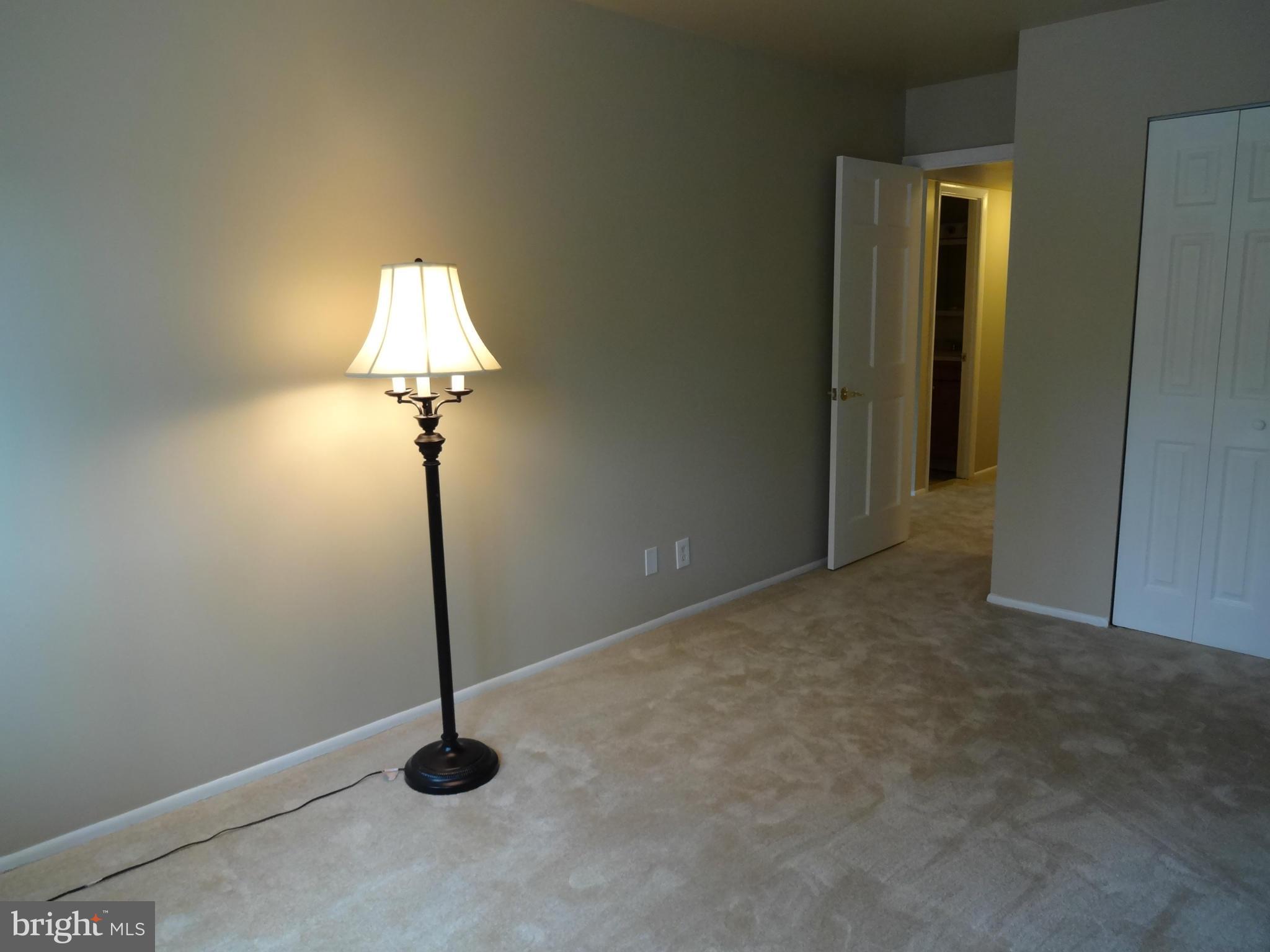 5040 7th Road South, Unit 101 Arlington, VA 22204 - Photo 21 of 27 Living Room