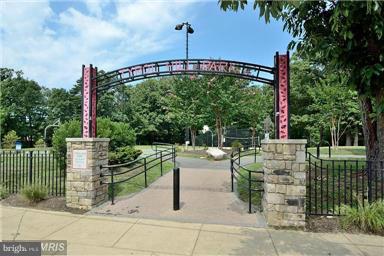 5040 7th Road South, Unit 101 Arlington, VA 22204 - Photo 27 of 27 Community