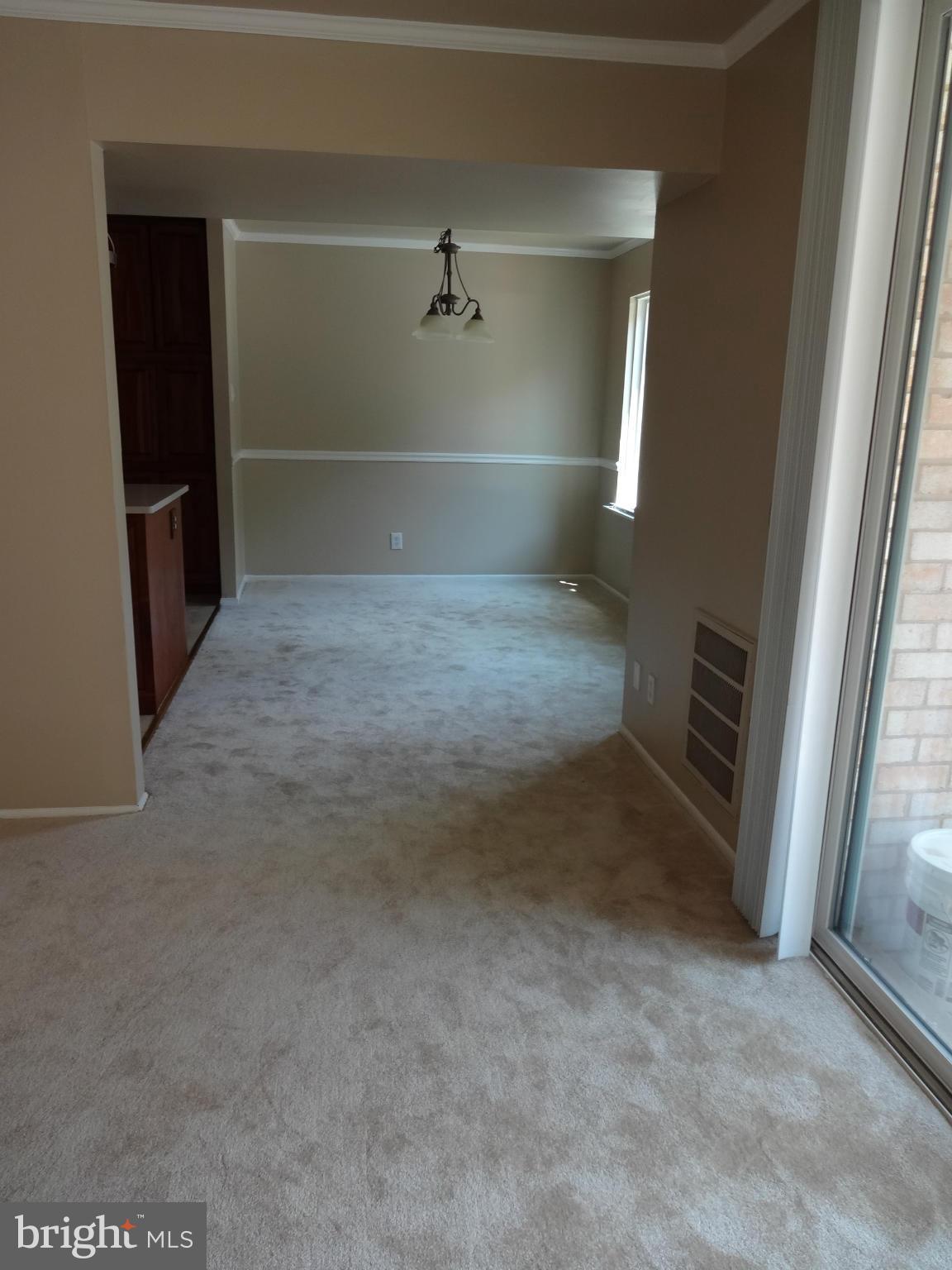5040 7th Road South, Unit 101 Arlington, VA 22204 - Photo 7 of 27 Dining Room