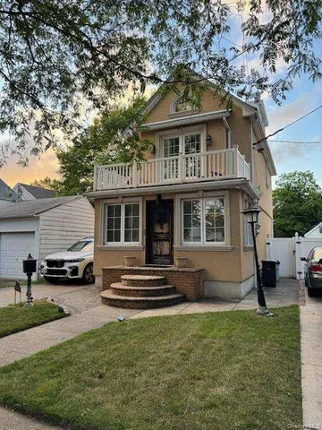 $819,000 | 224-11 Edmore Avenue | Queens Village