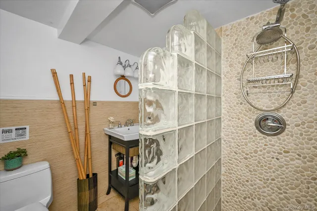 $819,000 | 224-11 Edmore Avenue | Queens Village