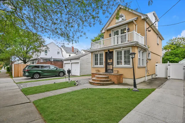 $819,000 | 224-11 Edmore Avenue | Queens Village