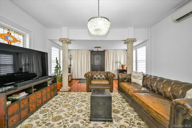 $819,000 | 224-11 Edmore Avenue | Queens Village