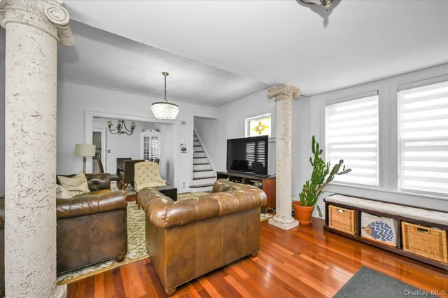 $819,000 | 224-11 Edmore Avenue | Queens Village