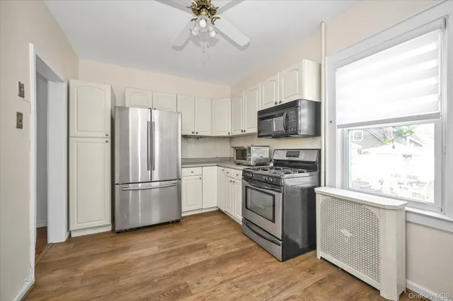 $819,000 | 224-11 Edmore Avenue | Queens Village