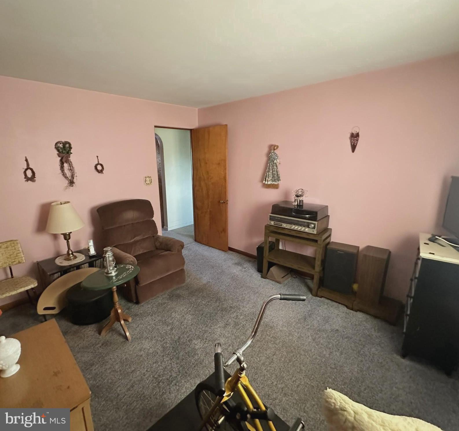 7 Glendale Street Hanover, PA 17331 - Photo 16 of 38 a room with furniture and wooden floor