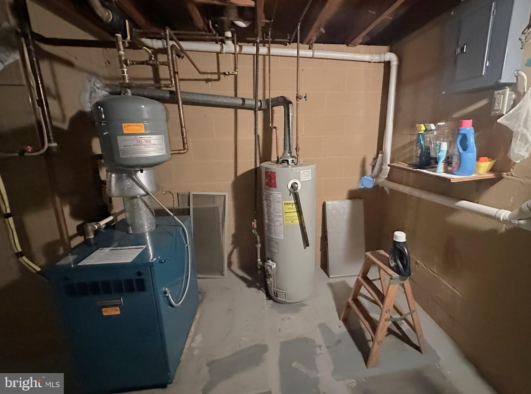 7 Glendale Street Hanover, PA 17331 - Photo 24 of 38 a room with gym equipment