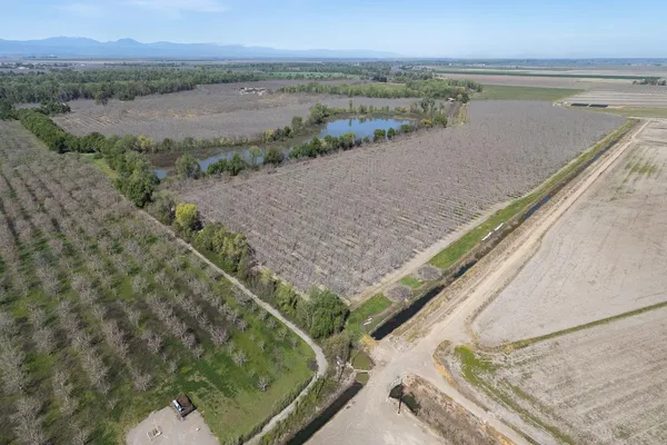 $5,250,000 | 3869 River Road, Colusa, CA 95932