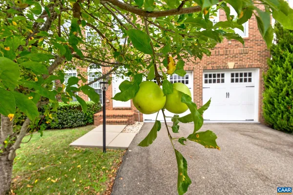 $699,900 | 97 Lakeview Court, Zion Crossroads, VA 22942