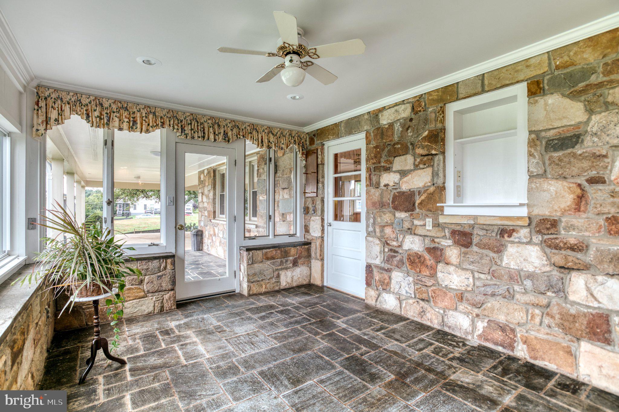 8215 Lees Road Warrenton, VA 20186 - Photo 23 of 82 Gallery Image 23