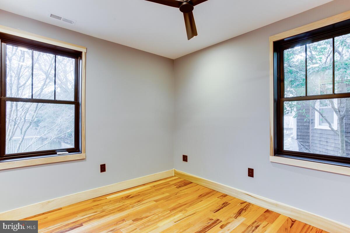 37 Murray Avenue Annapolis, MD 21401 - Photo 27 of 73 2nd Floor Rear Bedroom