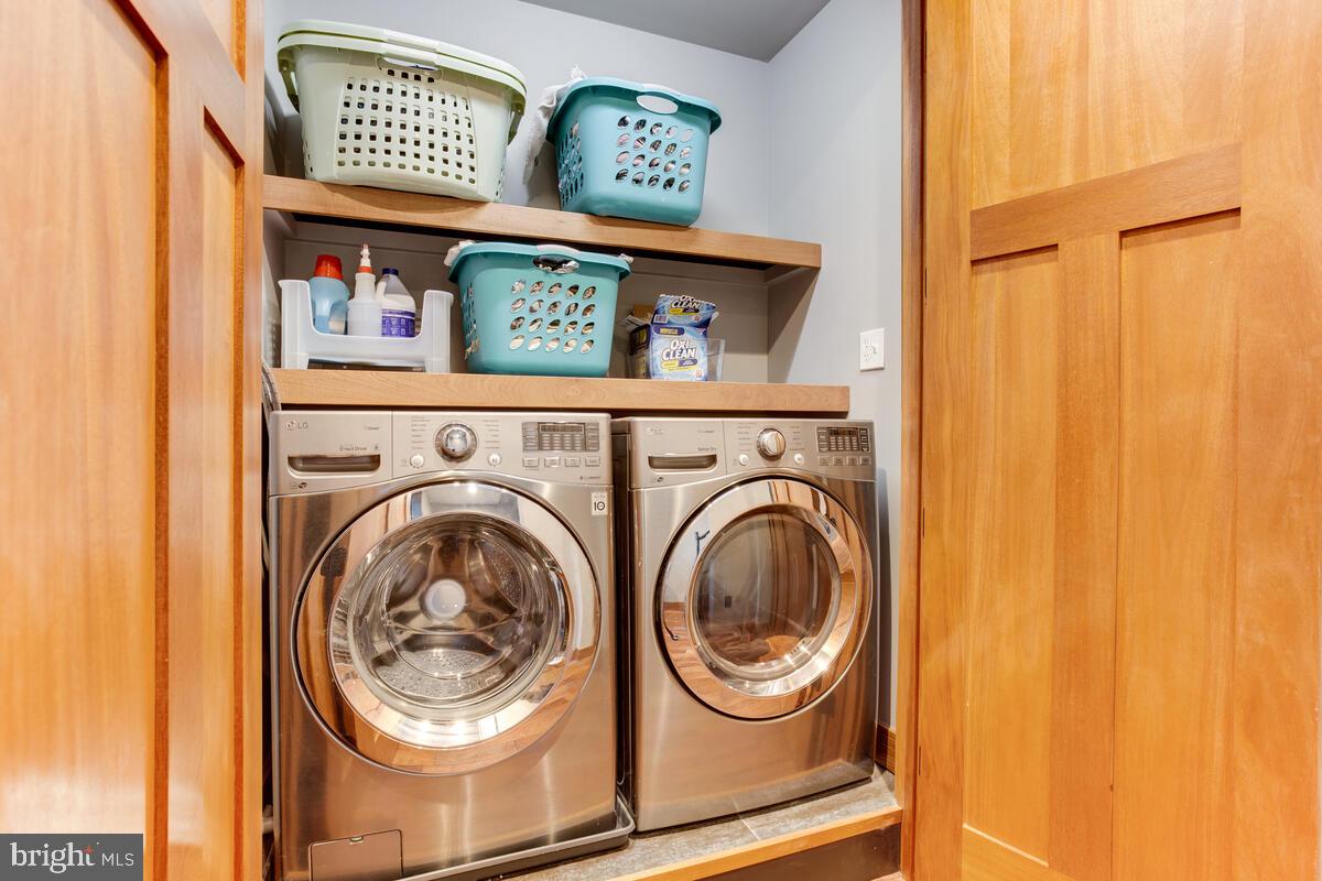 37 Murray Avenue Annapolis, MD 21401 - Photo 29 of 73 2nd Floor Laundry Station