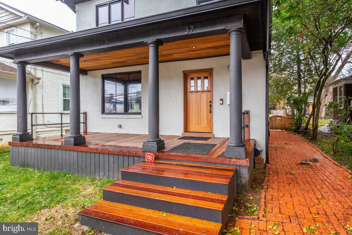 37 Murray Avenue Annapolis, MD 21401 - Photo 3 of 73