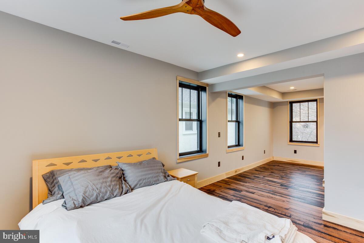 37 Murray Avenue Annapolis, MD 21401 - Photo 32 of 73 Master Bedroom