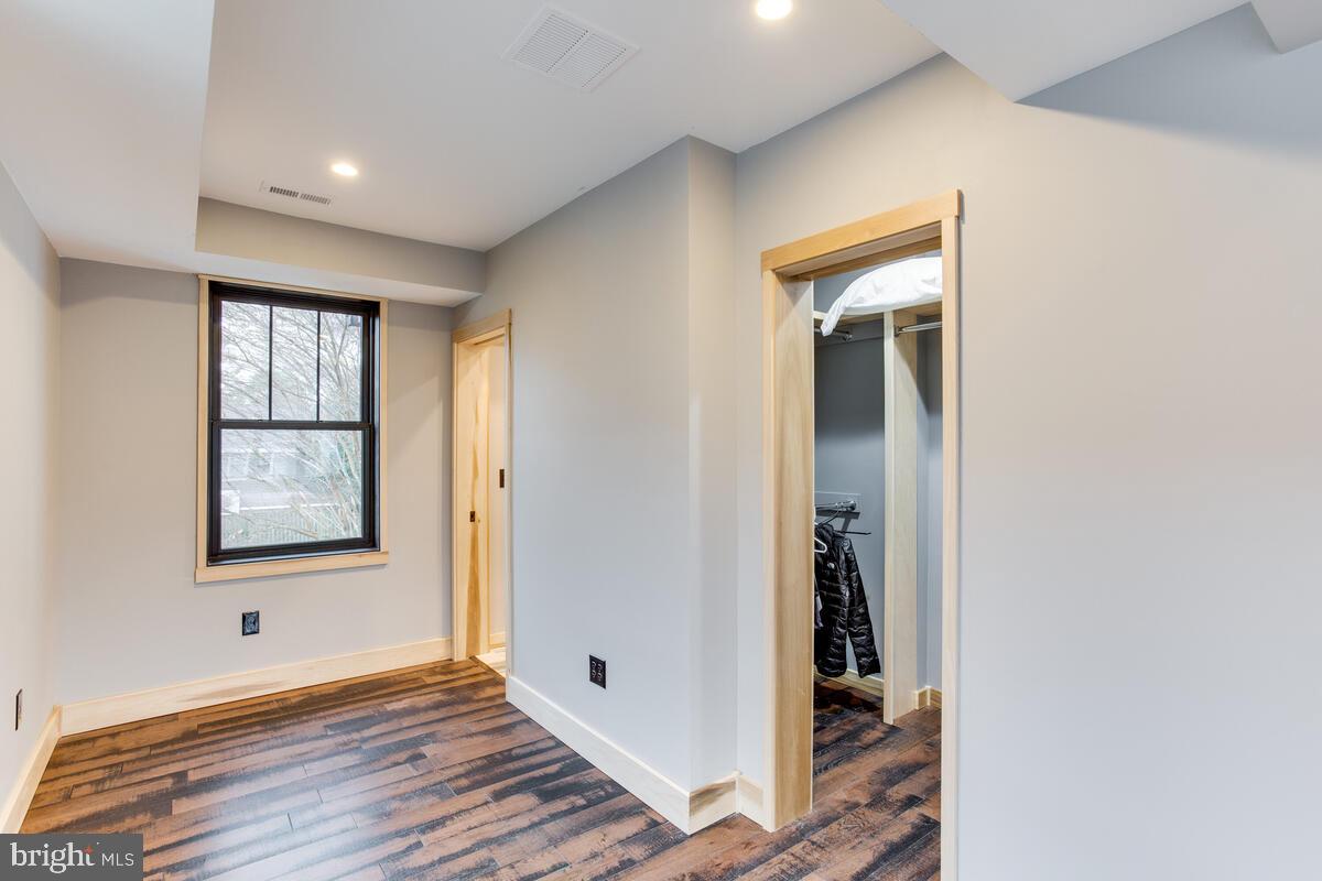 37 Murray Avenue Annapolis, MD 21401 - Photo 34 of 73 Master Bedroom
