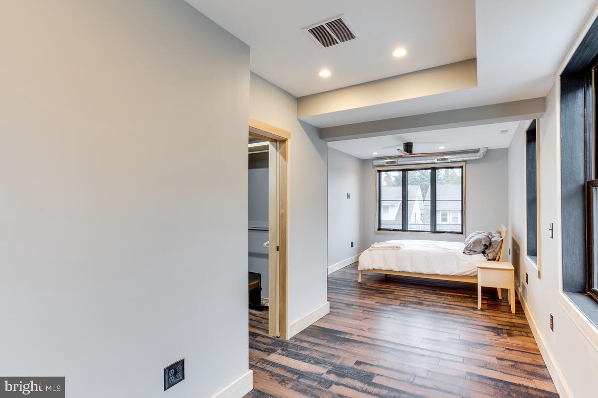 37 Murray Avenue Annapolis, MD 21401 - Photo 36 of 73 Master Bedroom